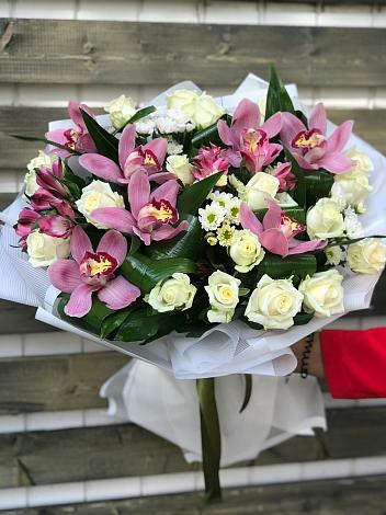 Букет цветов из: Розы и Хризантемы в Верхний Баскунчак
