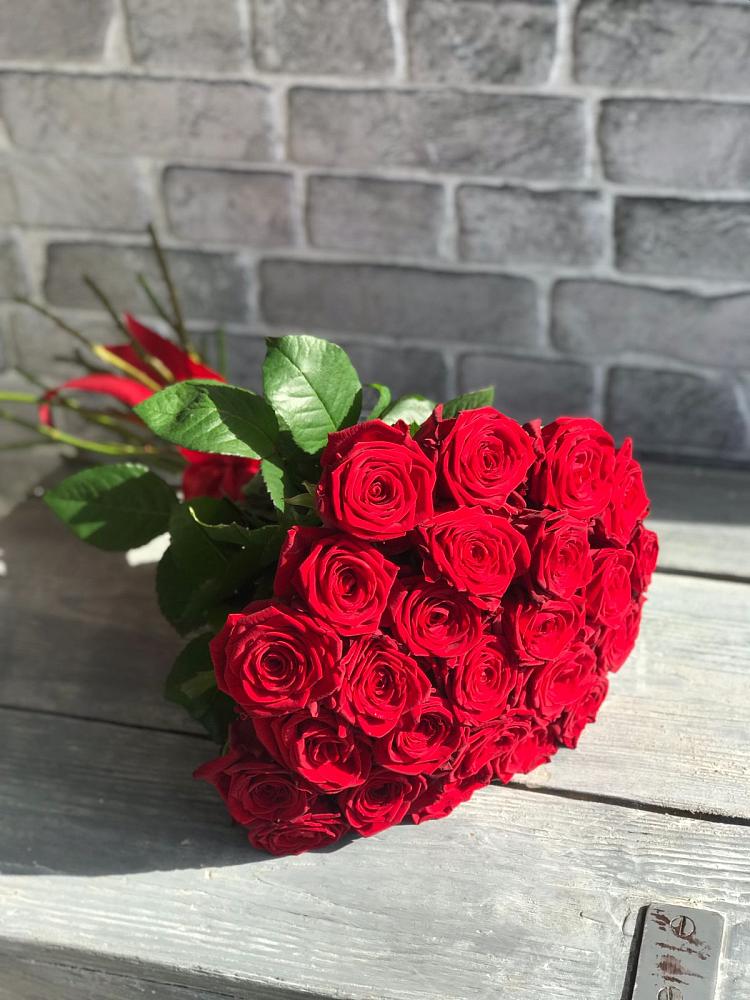 Букет Красные розы Фридом в Верхний Баскунчак