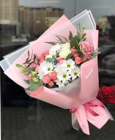 Букет цветов из: Розы, Лизиантусы и Хризантемы в Верхний Баскунчак